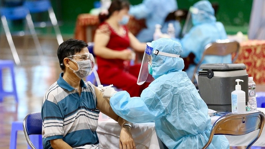 Có nên tiêm vaccine Covid-19 mũi 4?
