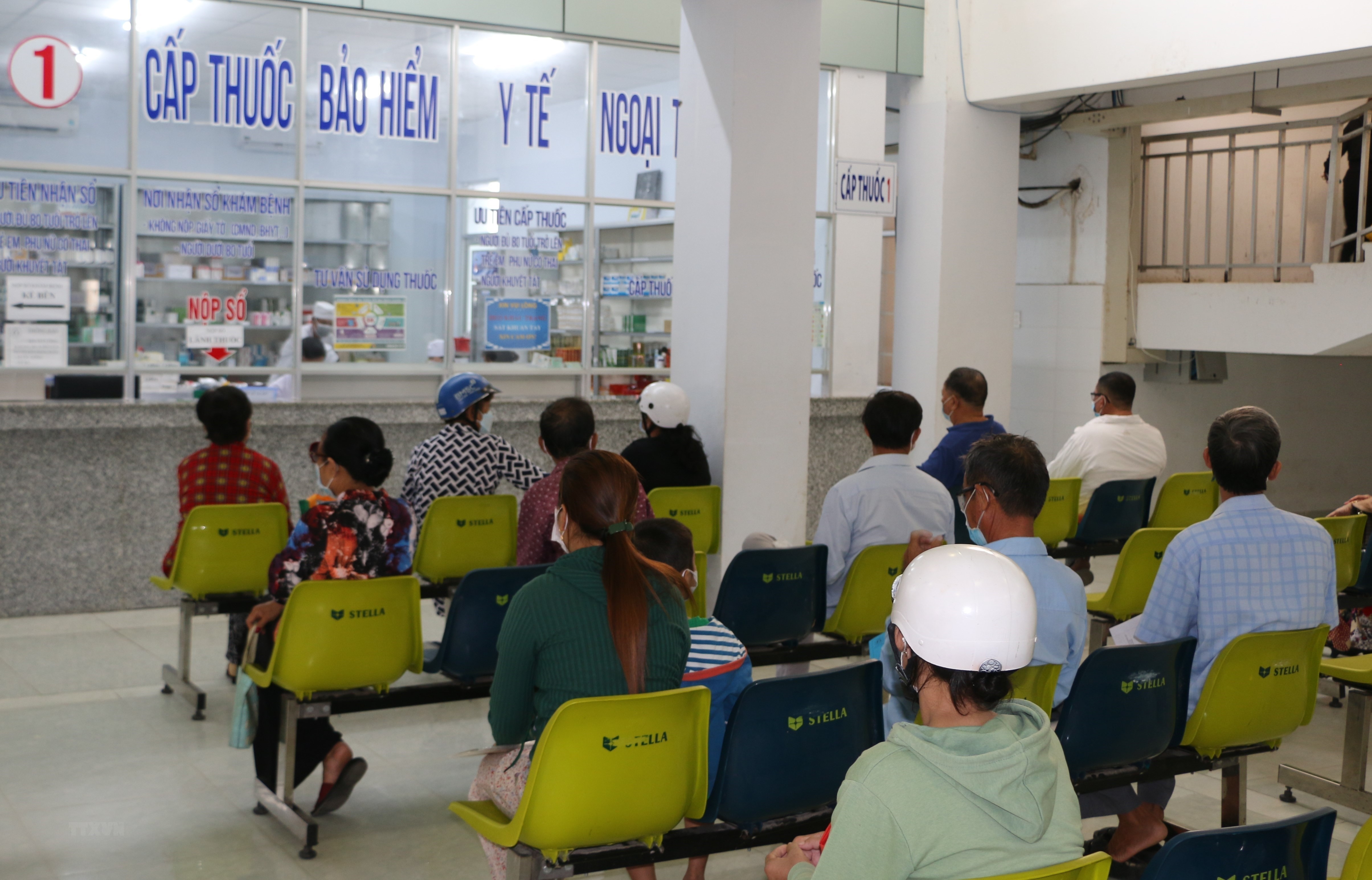 Bệnh nhân khổ sở vì nhà thuốc bệnh viện không đủ thuốc