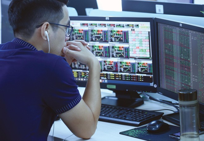 Hoa Sen bay mất gần 10 nghìn tỷ, đại gia Lê Phước Vũ bán tất tay cổ phiếu giá rẻ