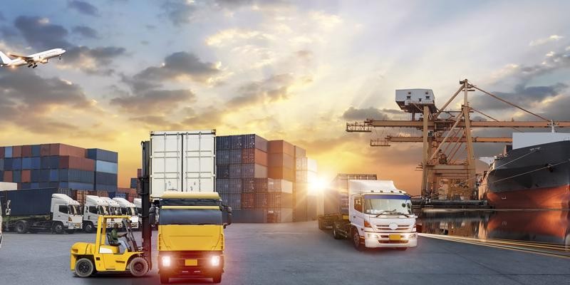Xuất nhập khẩu “giảm tốc”, cán cân thương mại thâm hụt 1,42 tỷ USD