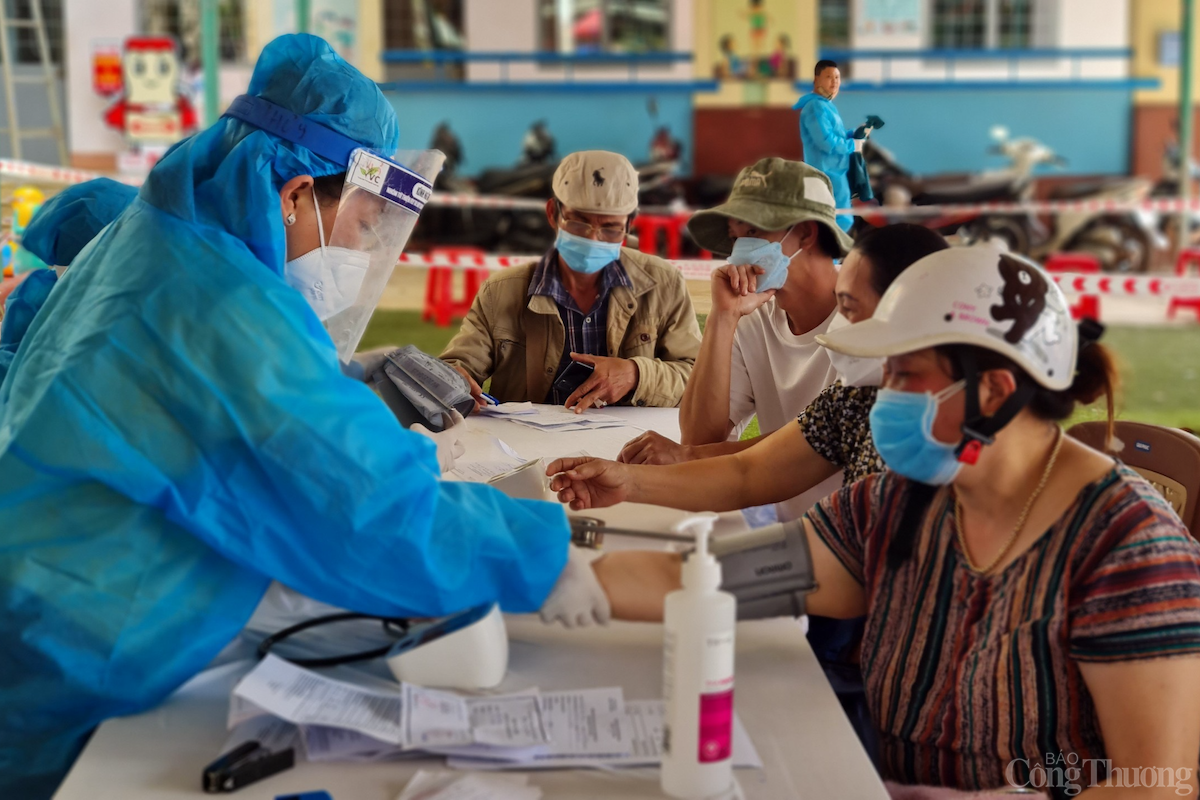 Hàng trăm bác sĩ, cán bộ y tế ở Gia Lai nghỉ việc