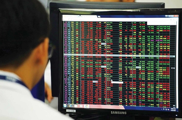 Cổ phiếu VN30 và VNMidcap có đủ hấp dẫn để “xuống tiền”?