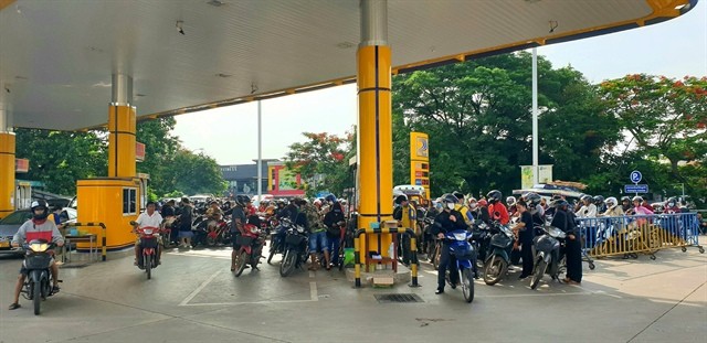 Nỗi lo hơn cả xăng tăng giá ở Lào