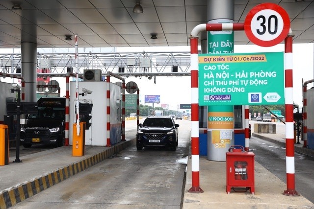 Từ 1/8, triển khai thu phí điện tử hoàn toàn trên các tuyến cao tốc