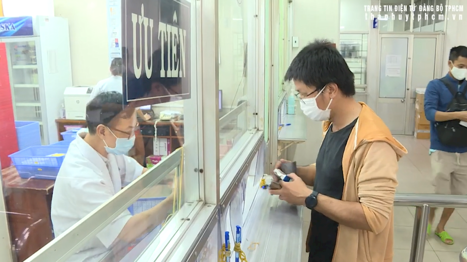 28 địa phương, 21 bệnh viện trung ương kêu thiếu thuốc, vật tư y tế