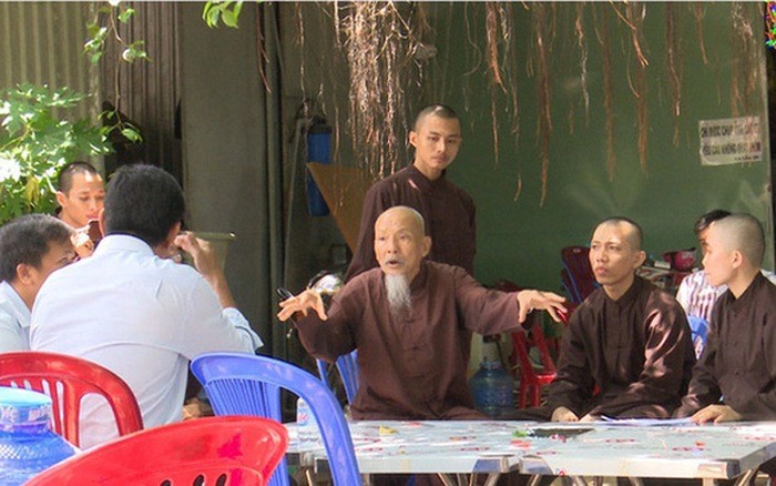 Hoãn xét xử vụ 'Tịnh thất Bồng Lai' vì 15 người vắng mặt