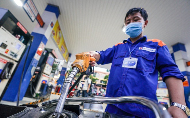 Giá xăng dầu chính thức giảm sau chuỗi ngày tăng liên tiếp