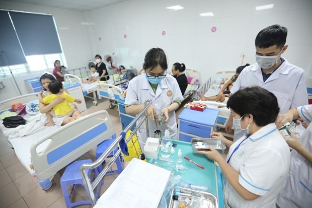 Số ca sốt xuất huyết tăng vọt, các chuyên gia khuyến cáo điều gì?
