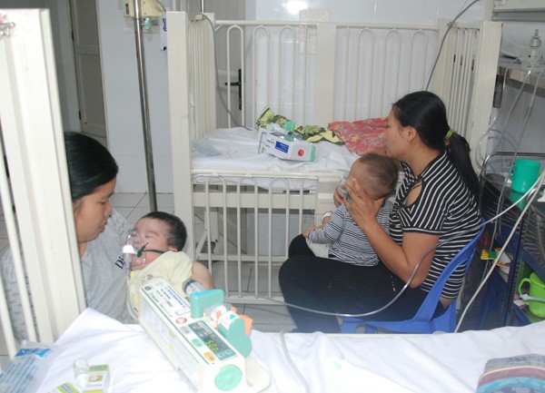 CÚM A BÙNG PHÁT BẤT THƯỜNG, NHIỀU NGƯỜI CẤP CỨU VÌ SỐT CAO, VIÊM PHỔI