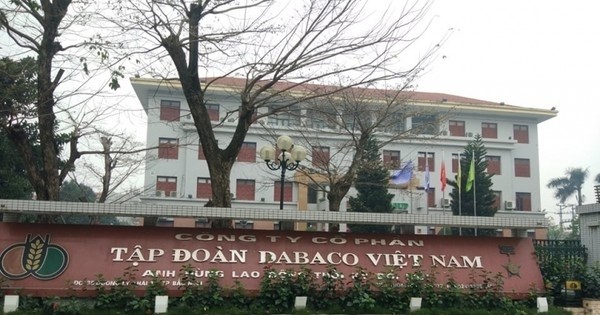 Lạ lùng cổ phiếu DBC
