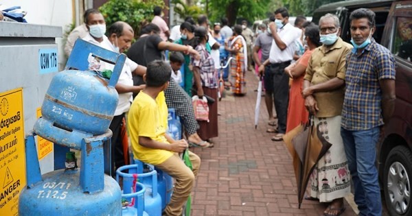 Thủ tướng Sri Lanka nói đất nước đã vỡ nợ, lạm phát phi mã lên gần 60%