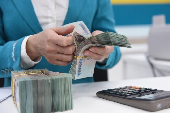 Áp lực tăng lãi suất dồn vào nửa cuối năm 2022