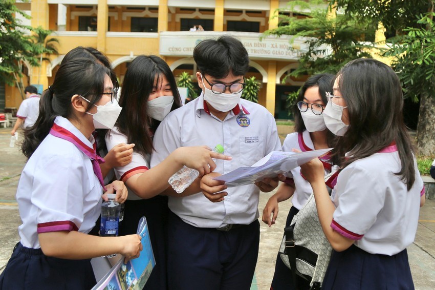 Hơn 1 triệu thí sinh bước vào môn thi ngữ Văn của kỳ thi tốt nghiệp