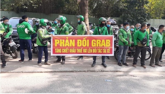 Grab thu 'phí nắng nóng': Khách hàng sẽ quyết định sự sống còn của thương hiệu