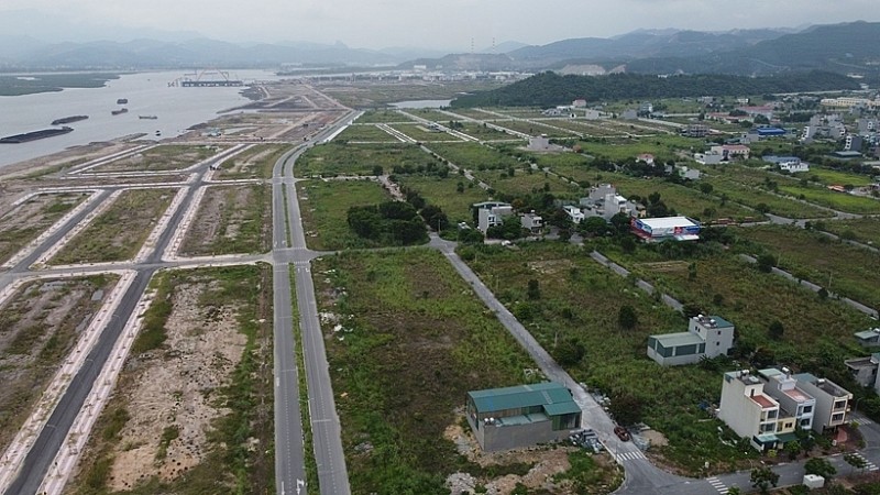 Ngán ngẩm khu đô thị hiện đại ở Quảng Ninh thành... bãi rác