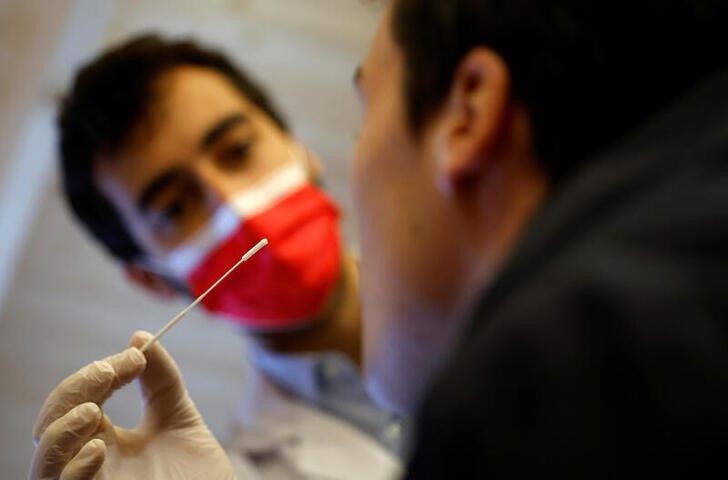 WHO kêu gọi châu Âu đẩy nhanh tiêm vaccine và đeo khẩu trang trở lại