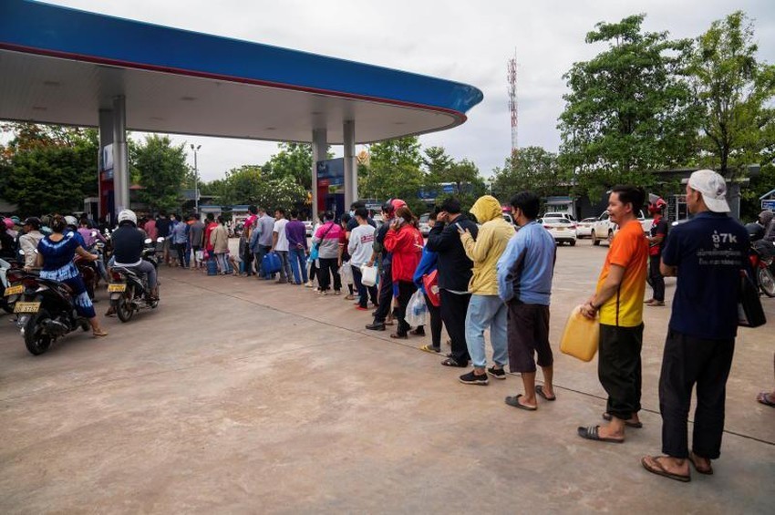 Những nguyên nhân nào kéo Lào vào tình trạng nợ nần đáng ngại hiện tại?