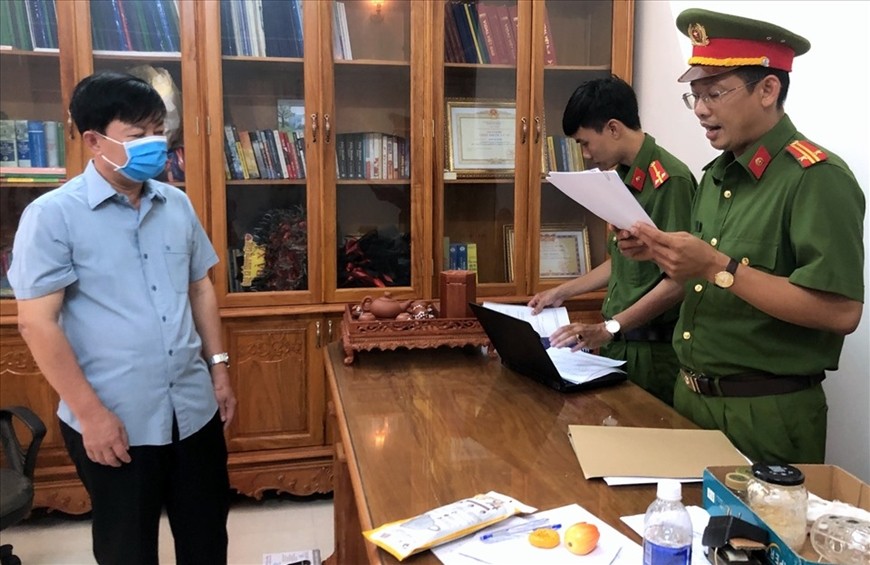 NÓNG: Bắt tạm giam Giám đốc CDC tỉnh Cà Mau