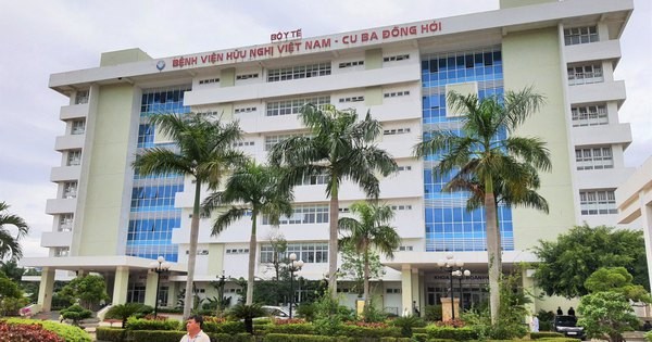 Nhân viên y tế 'dứt áo' bệnh viện công