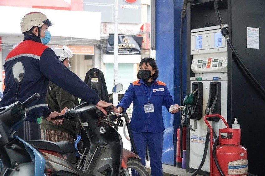 Thủ tướng có công điện khẩn về kiểm soát giá hàng hóa sau khi giá xăng dầu giảm
