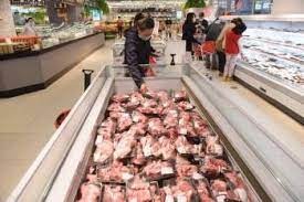 Lý do xăng dầu giảm giá mạnh nhưng giá hàng hóa và cước vận tải chưa 'hạ nhiệt'