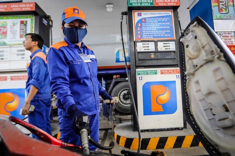 Vì sao giá xăng chưa thể giảm xuống 21.000 đồng/lít?