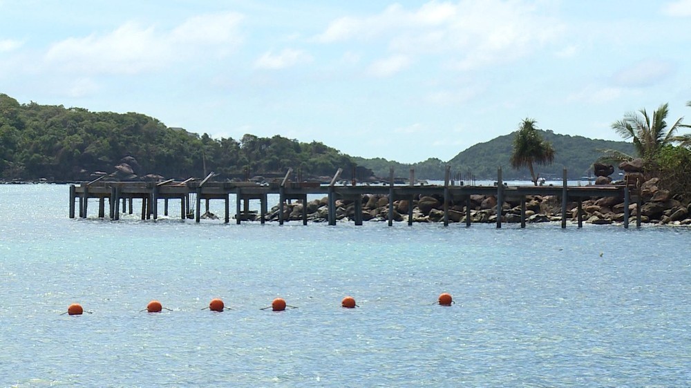 Hàng loạt công trình 'khủng' xây trái phép trên biển Phú Quốc