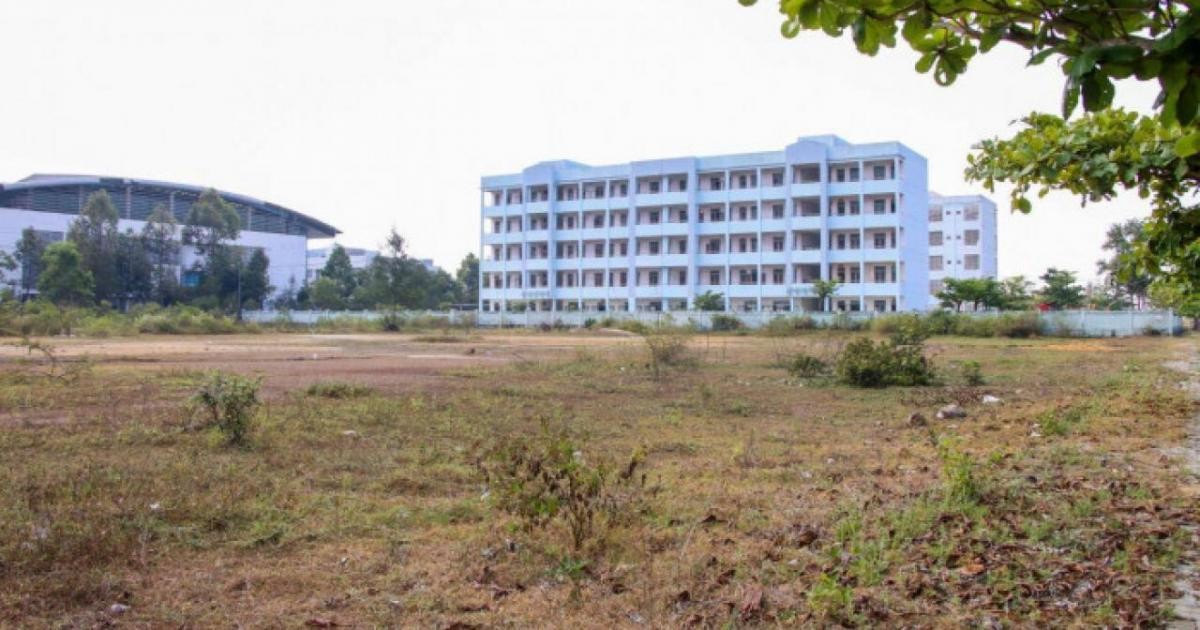 Mỏi mòn 'sống treo' tại Làng đại học Đà Nẵng