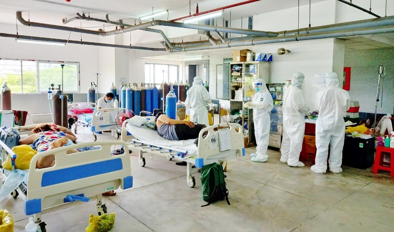 Gia tăng ca COVID-19 nặng, tử vong: Chưa kích hoạt bệnh viện dã chiến