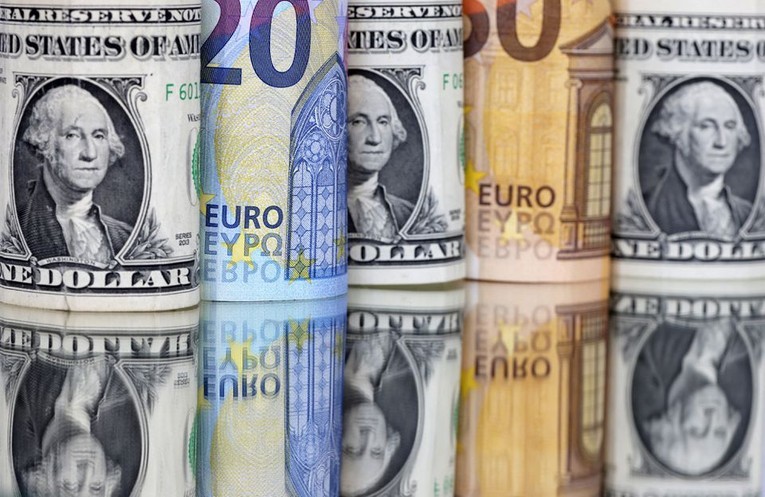 Đồng Euro tiếp tục trượt giá lần hai so với USD chỉ trong hơn 1 tháng
