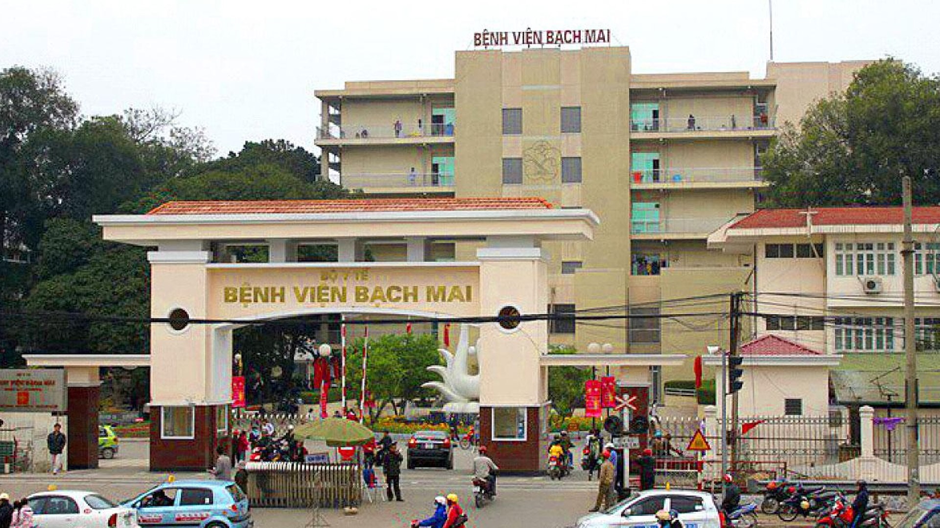 Giọt nước tràn ly ở bệnh viện Bạch Mai: Nửa vời tự chủ toàn diện?