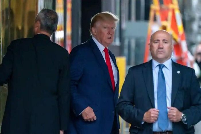 Bộ Tư pháp Mỹ công khai lí do FBI đột kích nhà ông Trump