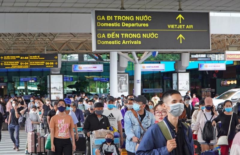 'Cháy' vé tàu, máy bay chặng ngắn dịp Quốc khánh 2/9