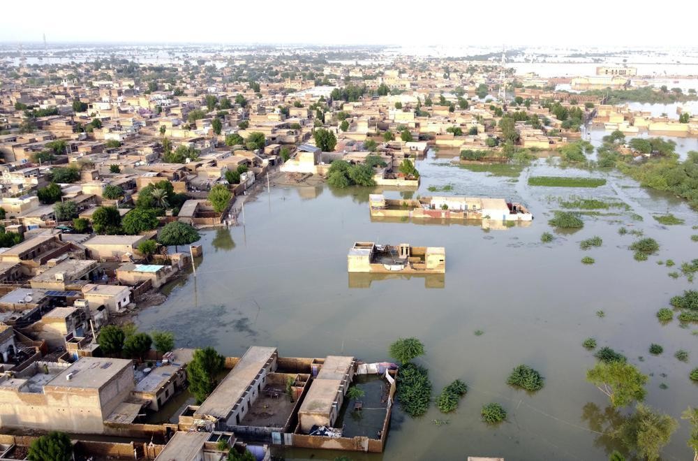 Một phần ba Pakistan chìm dưới nước, 1.100 người thiệt mạng vì lũ lụt