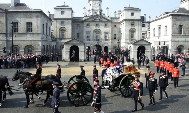 Lịch trình lễ tang 10 ngày tới của Nữ hoàng Elizabeth II ra sao?