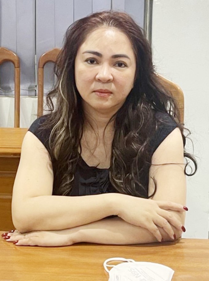 Bà Nguyễn Phương Hằng khai lý do xúc phạm nghệ sĩ, nhà báo