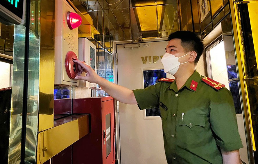 Hoàn Kiếm: 40 phòng karaoke chưa được cấp phép, phải tháo dỡ