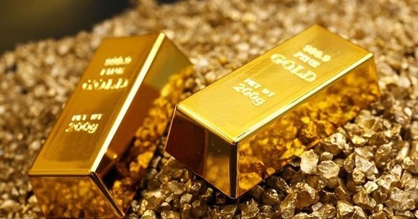 Giá vàng thế giới lao dốc, vàng trong nước trụ ở đỉnh