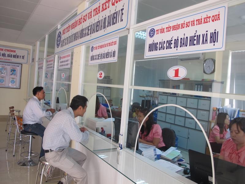 Các chính sách về bảo hiểm, tiền lương có hiệu lực từ tháng 10