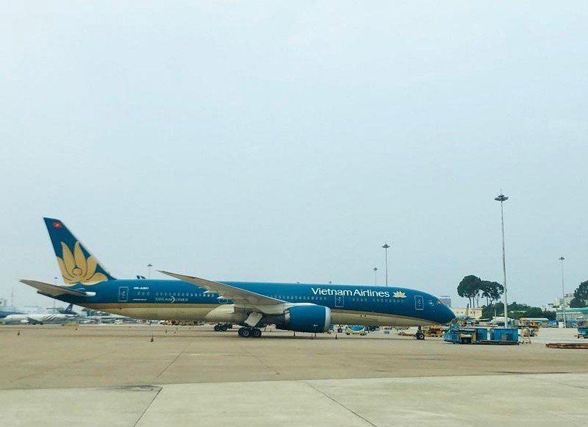 Bão Noru suy yếu, hàng không khôi phục nhiều đường bay