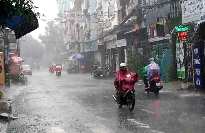 Mưa dông tiếp diễn trên cả nước trong ngày 28/9