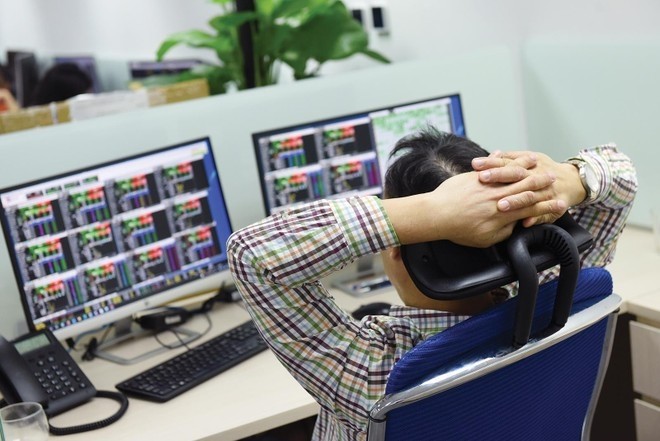 Chứng khoán phiên chiều 4/10: Phục hồi thất bại, VN-Index lại giảm thêm