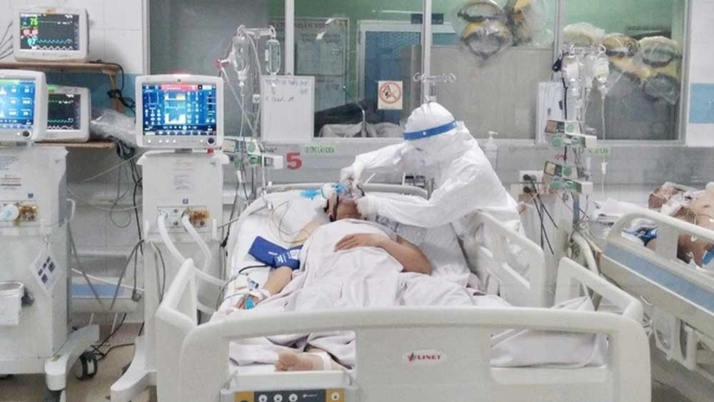 Ngày 5/10: Có gần 1.200 ca COVID-19 mới, 75 bệnh nhân nặng thở oxy