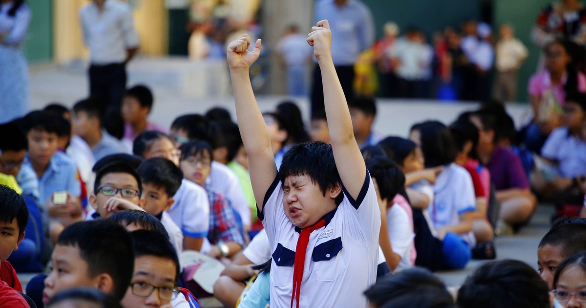 Nhiều trường ở TPHCM lùi giờ vào học
