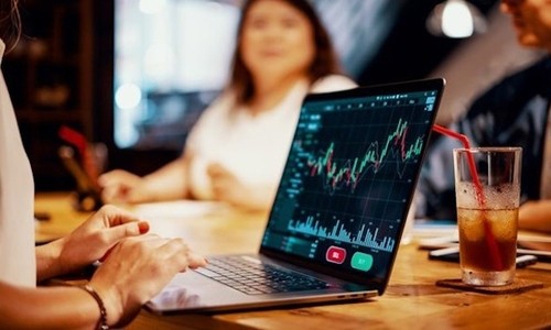 Thị trường chứng khoán tháng 11 có 'sáng'?