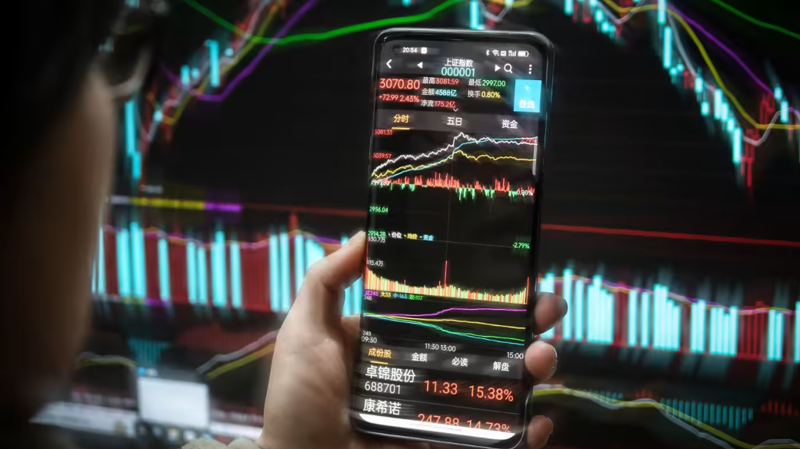 Nhà đầu tư ngoại đua nhau rút vốn khỏi thị trường chứng khoán Trung Quốc