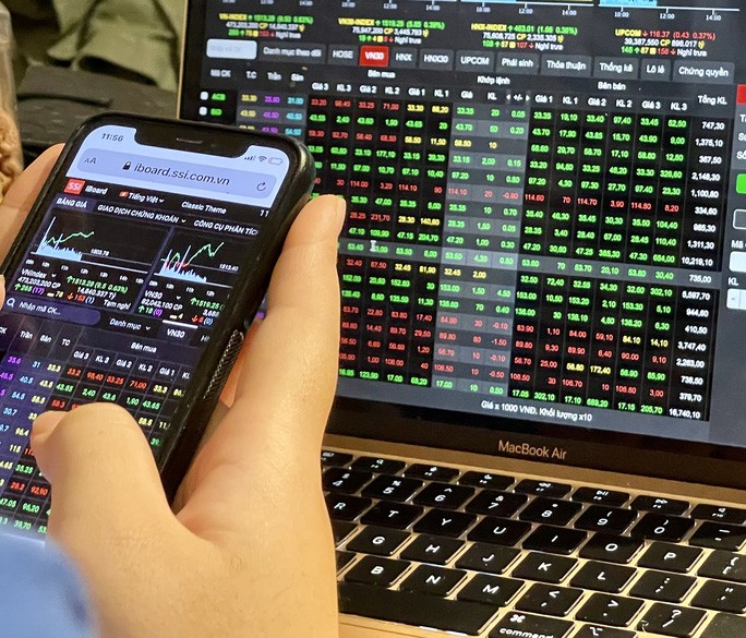 Cổ phiếu chứng khoán và thép tiếp tục bứt phá, VN-Index tăng tiếp hơn 26 điểm