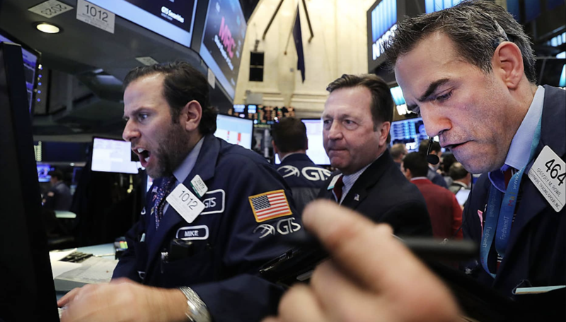 Chứng khoán Mỹ xanh rực nhờ kỳ vọng lãi suất, giá dầu tăng mạnh sau tín hiệu từ Saudi Arabia