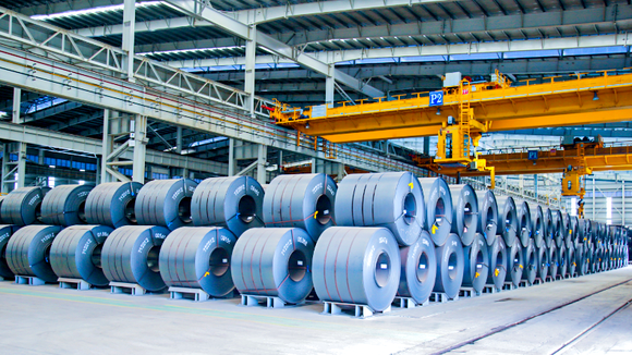 Cứng rắn như thép cũng 'khóc ròng'