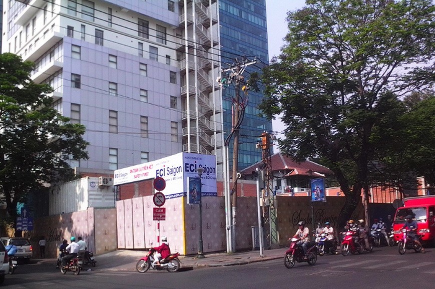 Khách sạn Senla Boutique bỏ hoang nhiều năm, làm xấu 'bộ mặt' Tp.HCM